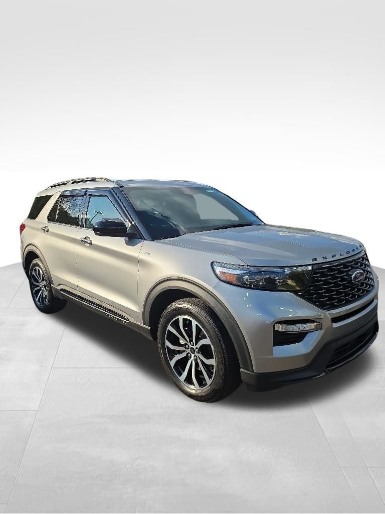 Used 2022 Ford Explorer ST-Line w/ Class IV Trailer Tow Package AWD/4WD image 3
