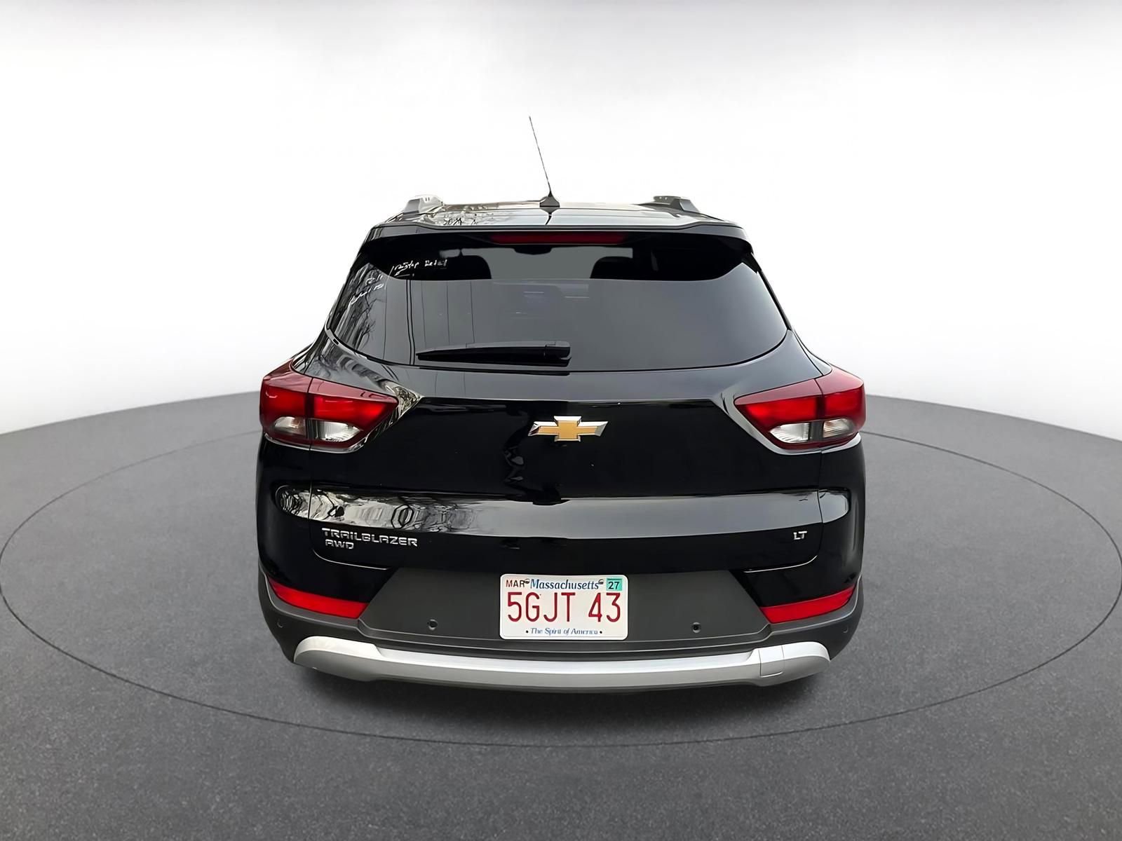 Used 2025 Chevrolet Trax LT image 8