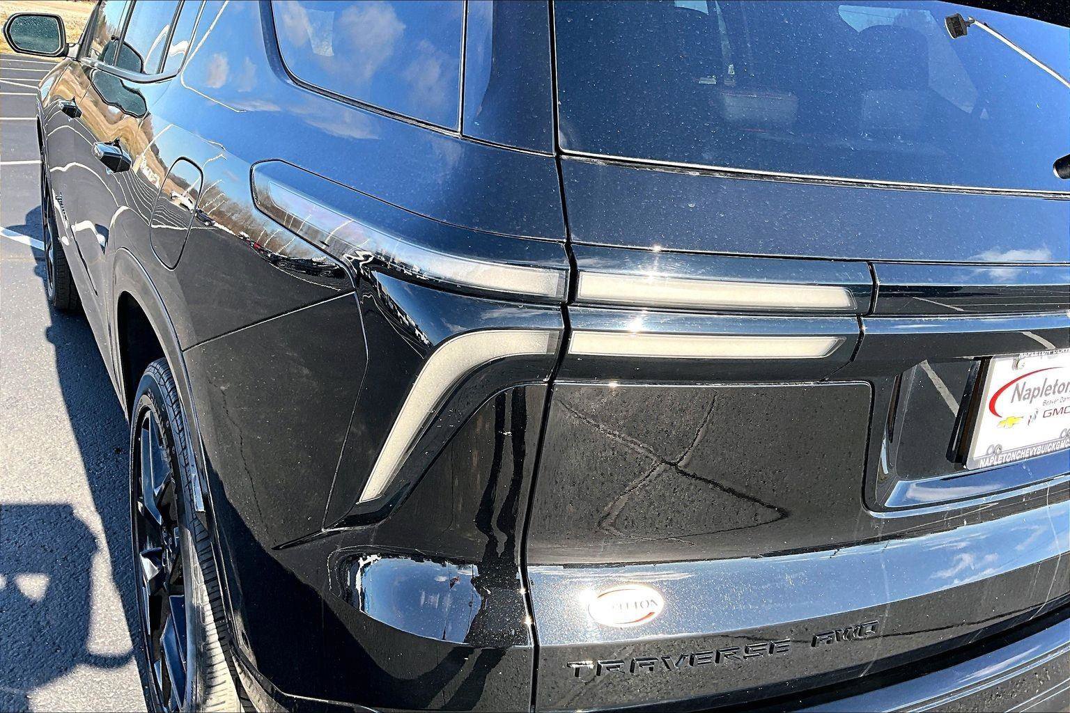 Used 2024 Chevrolet Traverse RS w/ LPO, Floor Liner Package image 32