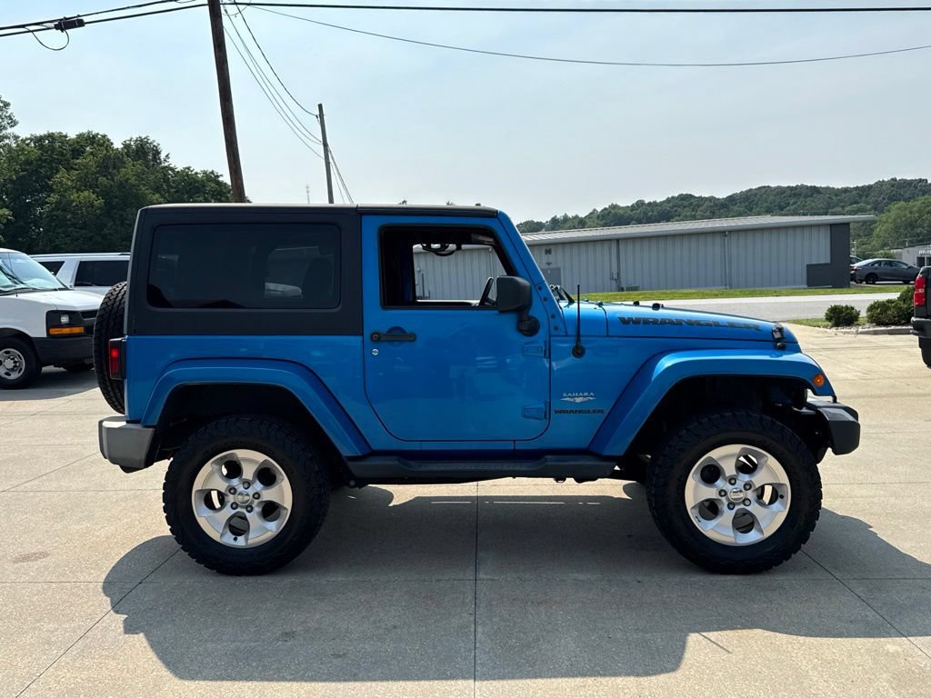 Used 2015 Jeep Wrangler Sahara w/ Connectivity Group AWD/4WD image 15