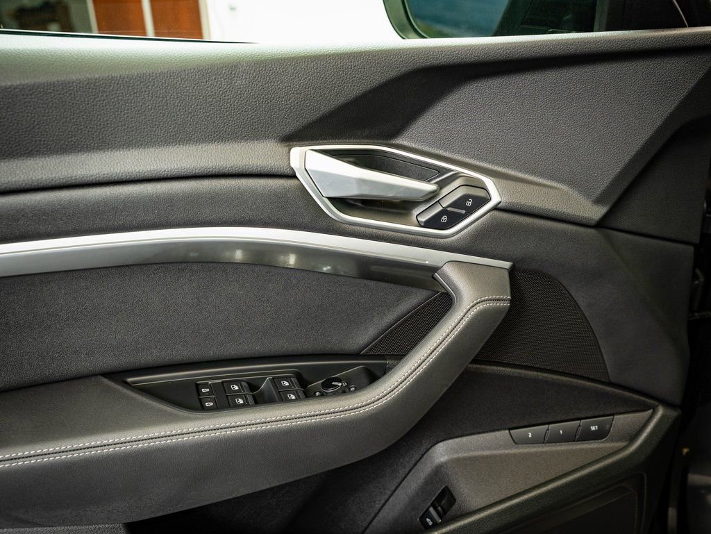 Used 2021 Audi e-tron Premium w/ Convenience Plus Package AWD/4WD image 25