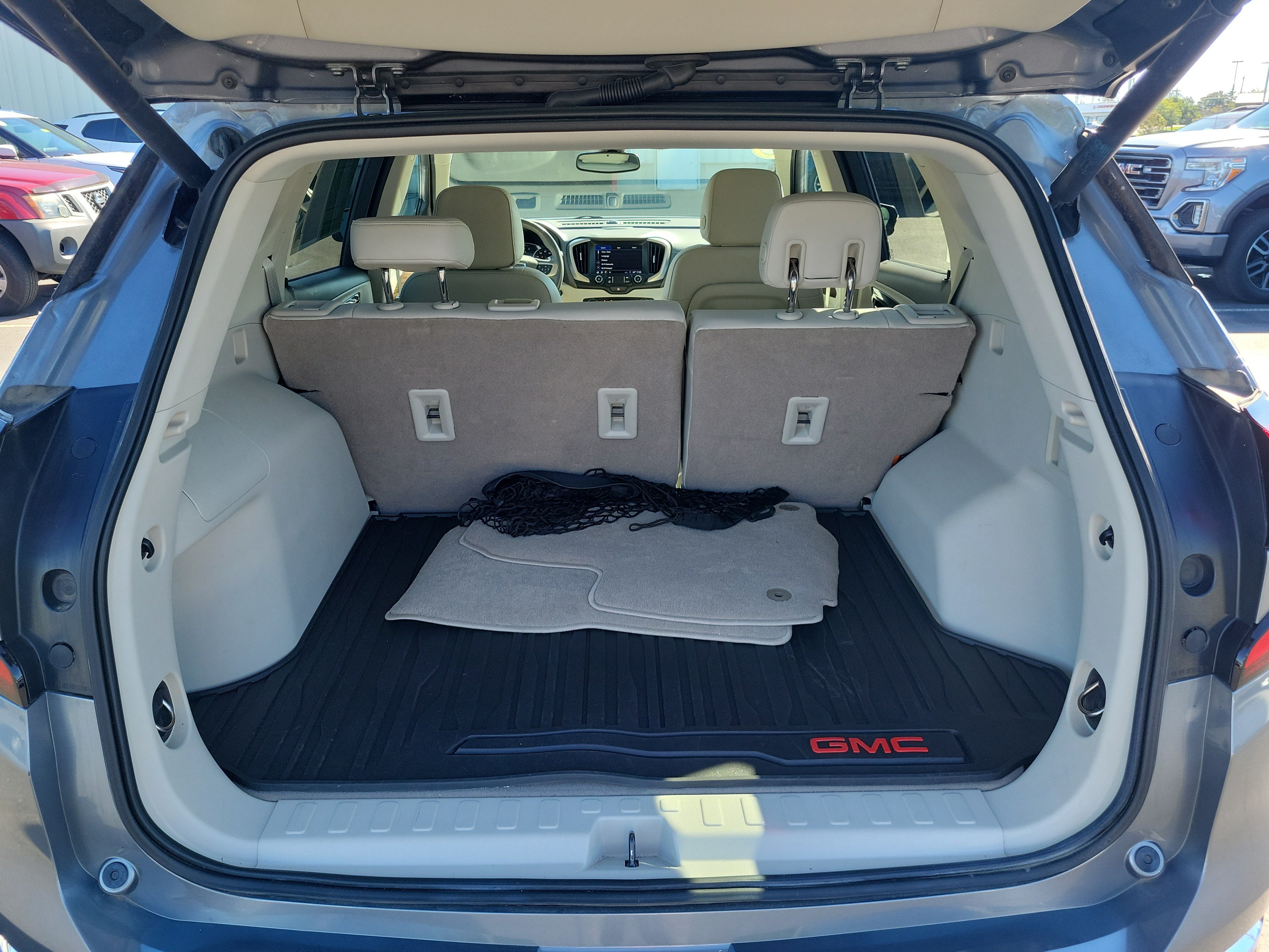 Used 2020 GMC Terrain Denali w/ Denali Premium Package FWD image 7