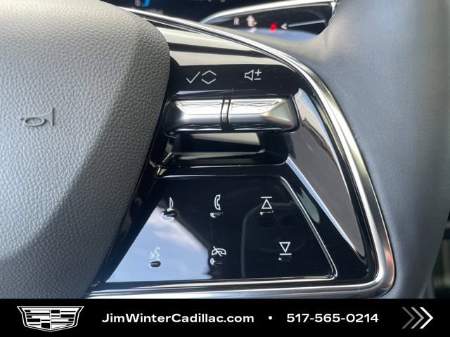 Certified 2025 Cadillac Optiq Luxury 2 w/ LPO, Floor Liner Package AWD/4WD image 30