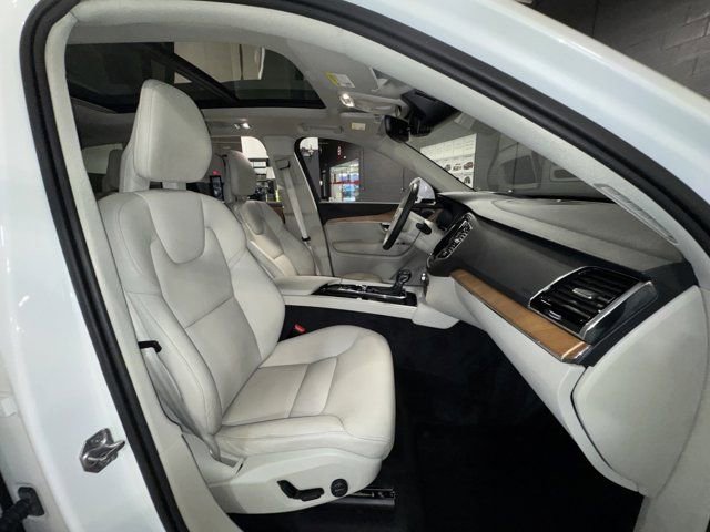 Used 2022 Volvo XC90 T6 Momentum w/ Advanced Package AWD/4WD image 9