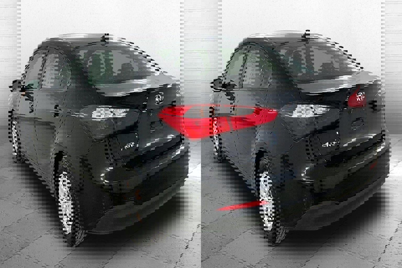 Used 2016 Kia Forte LX image 4