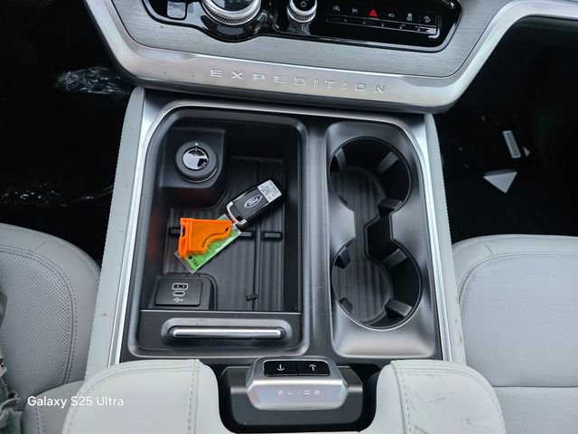 New 2026 Ford Expedition Max Platinum image 25