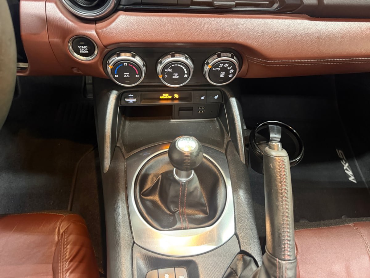 Used 2017 MAZDA MX-5 Miata RF Grand Touring RWD image 15