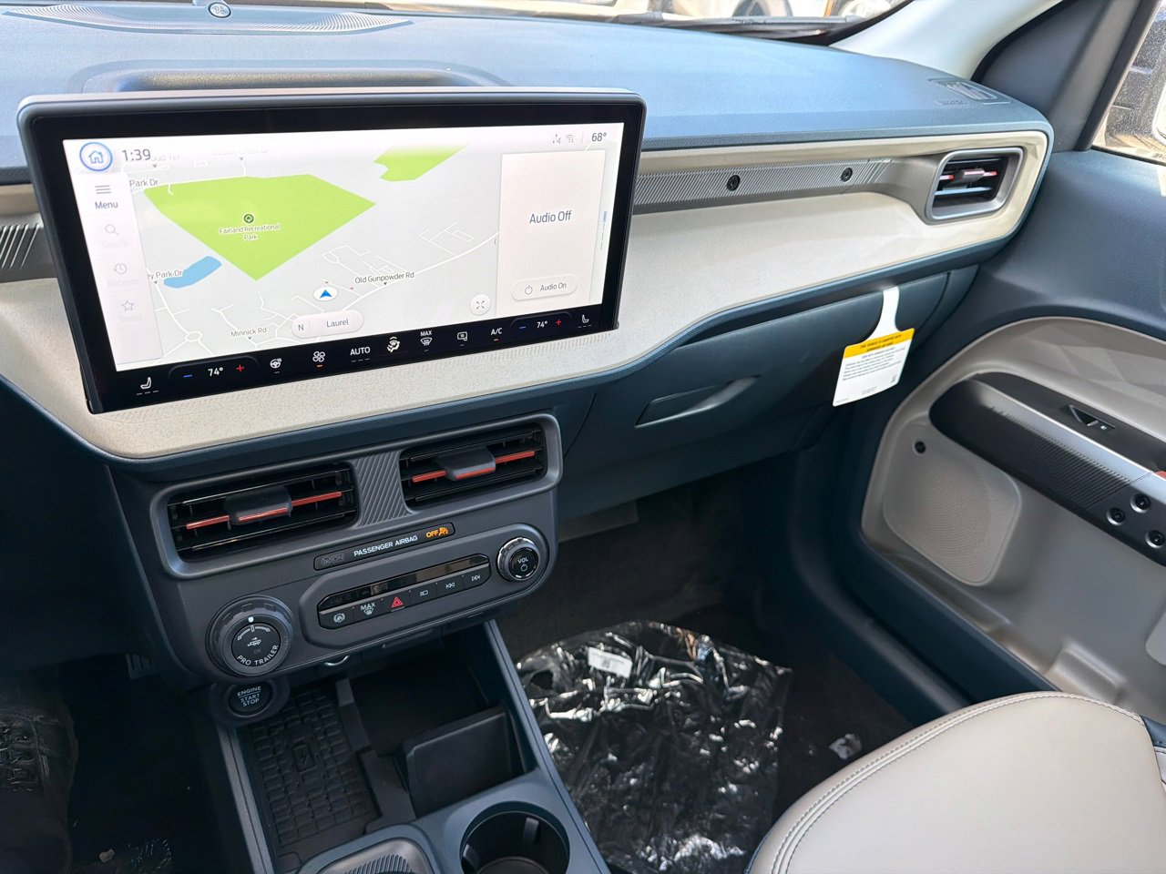 New 2025 Ford Maverick Lariat w/ 4K Tow Package image 23