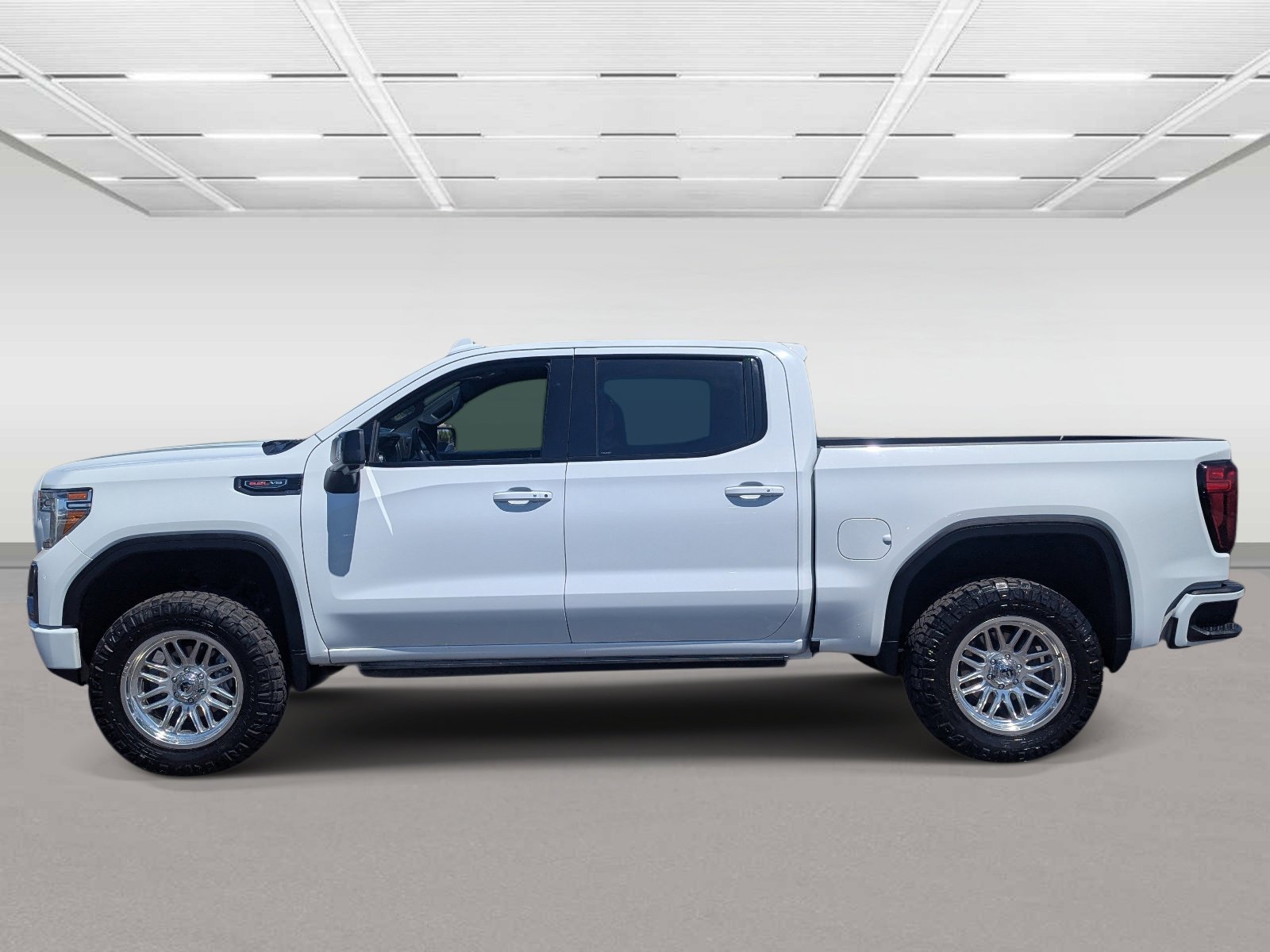 Used 2021 GMC Sierra 1500 AT4 image 2