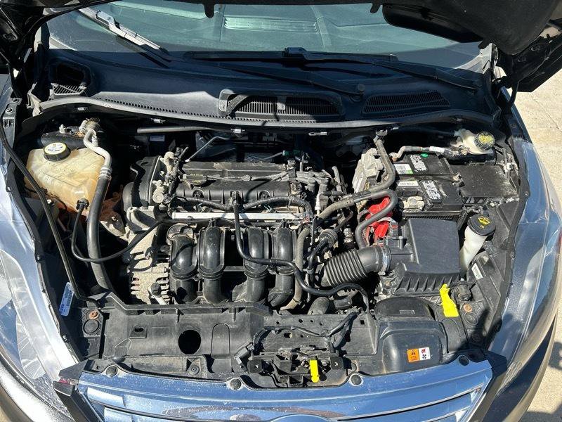 Used 2012 Ford Fiesta SES FWD image 11