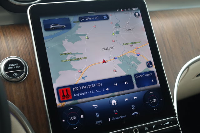 Used 2025 Mercedes-Benz GLC 300 image 21