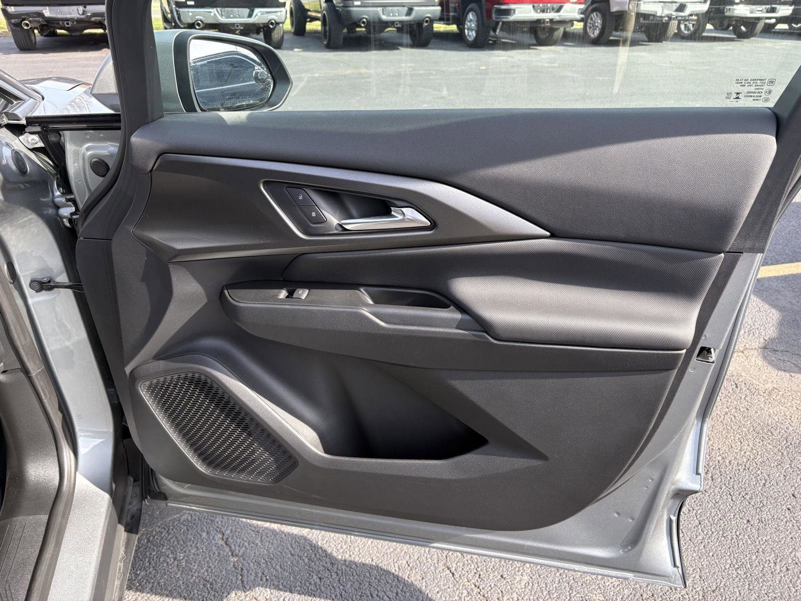 Used 2026 Chevrolet Equinox EV LT image 15