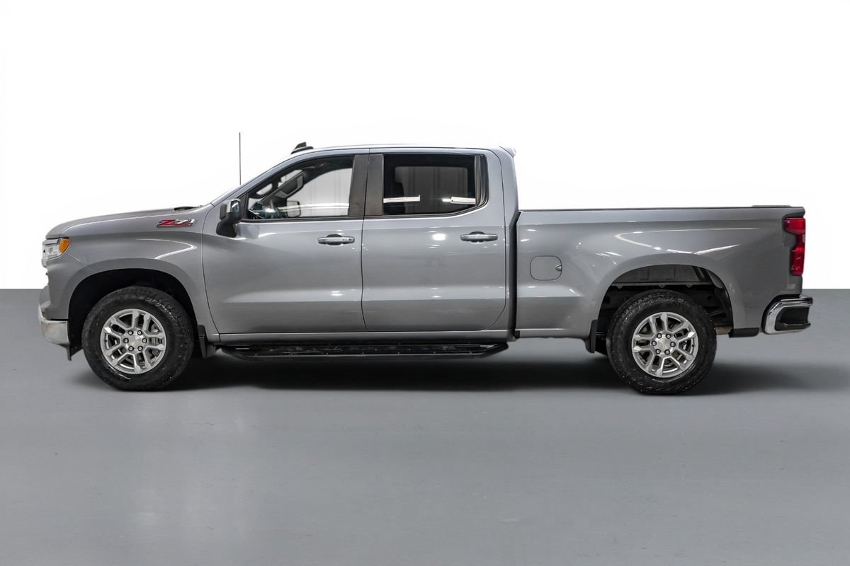 Used 2023 Chevrolet Silverado 1500 LT w/ Z71 Off-Road Package AWD/4WD image 9