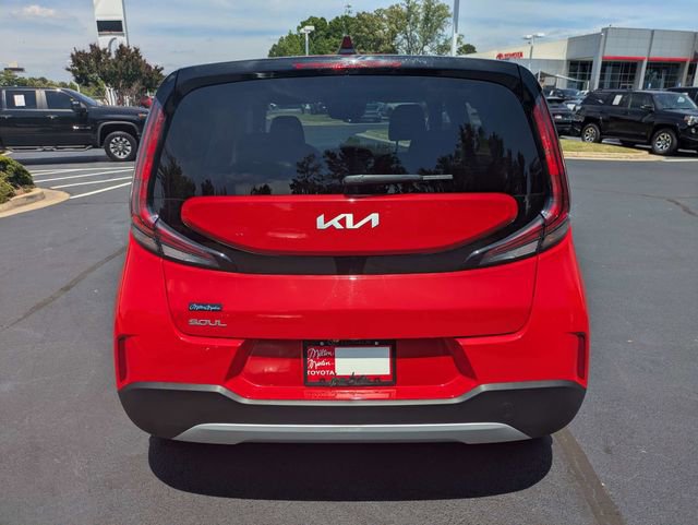Used 2025 Kia Soul LX FWD image 5