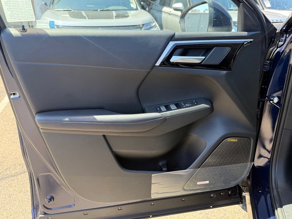 New 2026 Mitsubishi Outlander SE FWD image 30