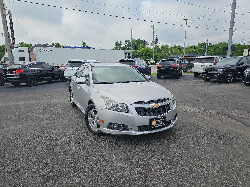 Used 2013 Chevrolet Cruze LT w/ RS Package FWD image 5