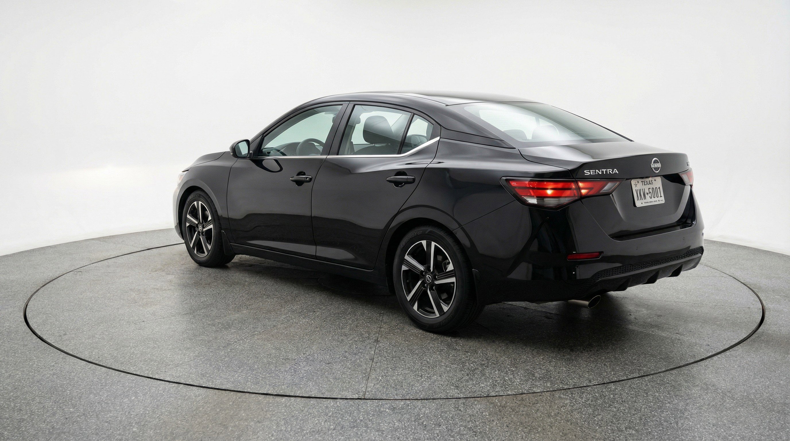 Used 2025 Nissan Sentra SV image 6
