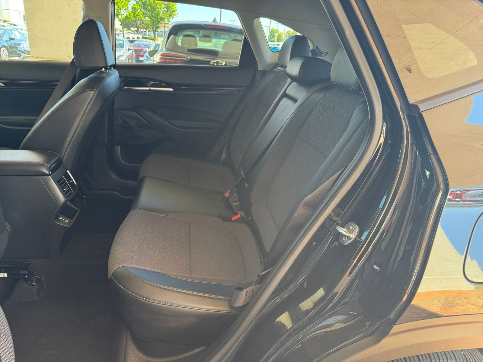 Used 2025 Kia Seltos S FWD image 27