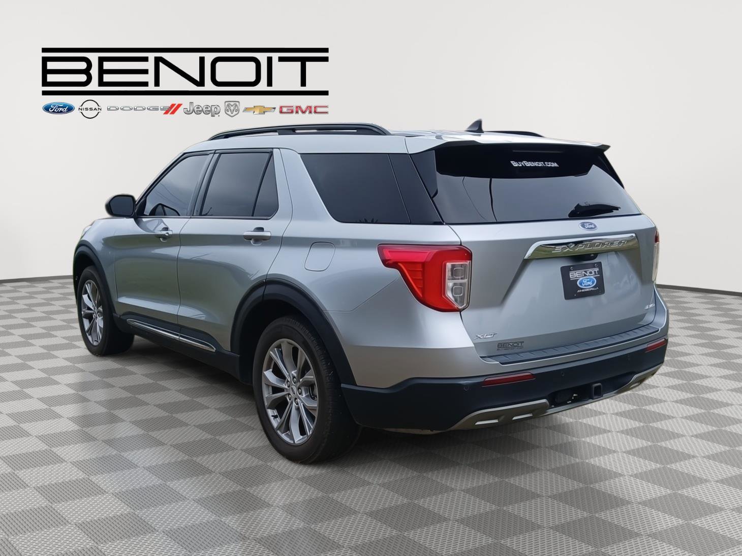 Used 2023 Ford Explorer XLT w/ Equipment Group 202A image 7