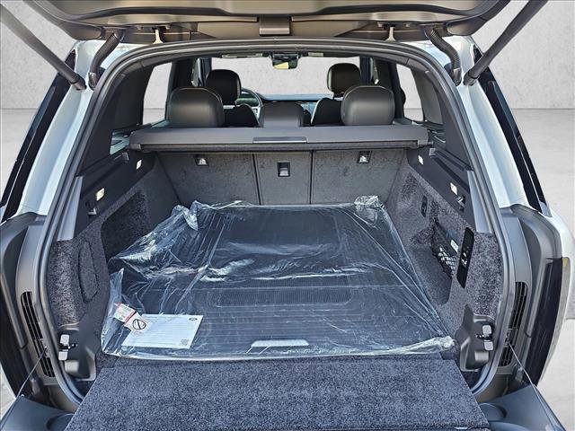 New 2025 Land Rover Range Rover SE image 12