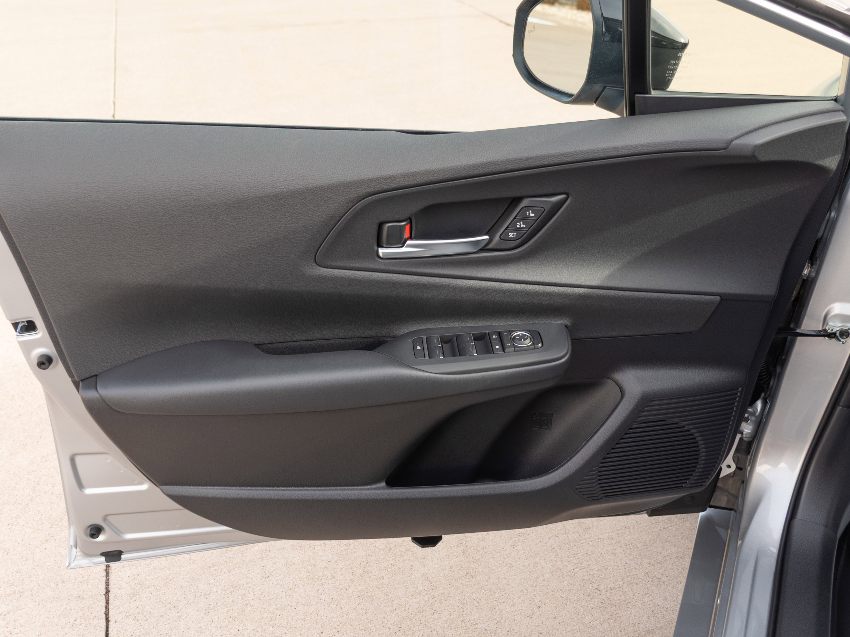 New 2026 Toyota Prius Plug-In Hybrid image 9