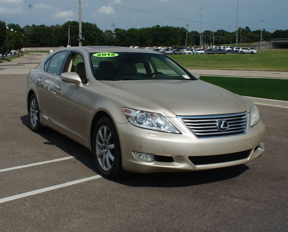 Used 2012 Lexus LS 460 w/ Comfort Pkg RWD image 2