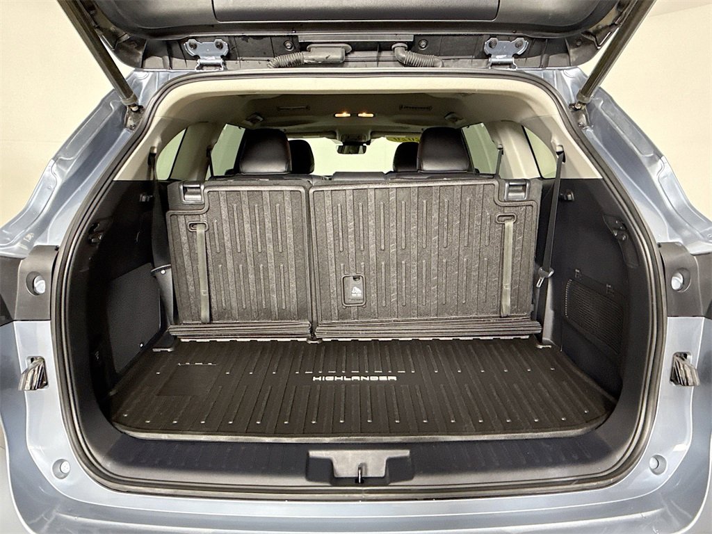 Used 2020 Toyota Highlander Limited image 28
