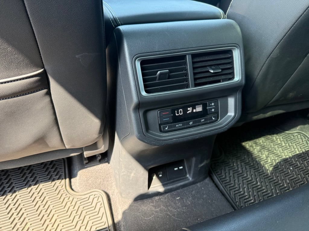 Used 2024 Volkswagen Atlas SEL Premium R-Line AWD/4WD image 8