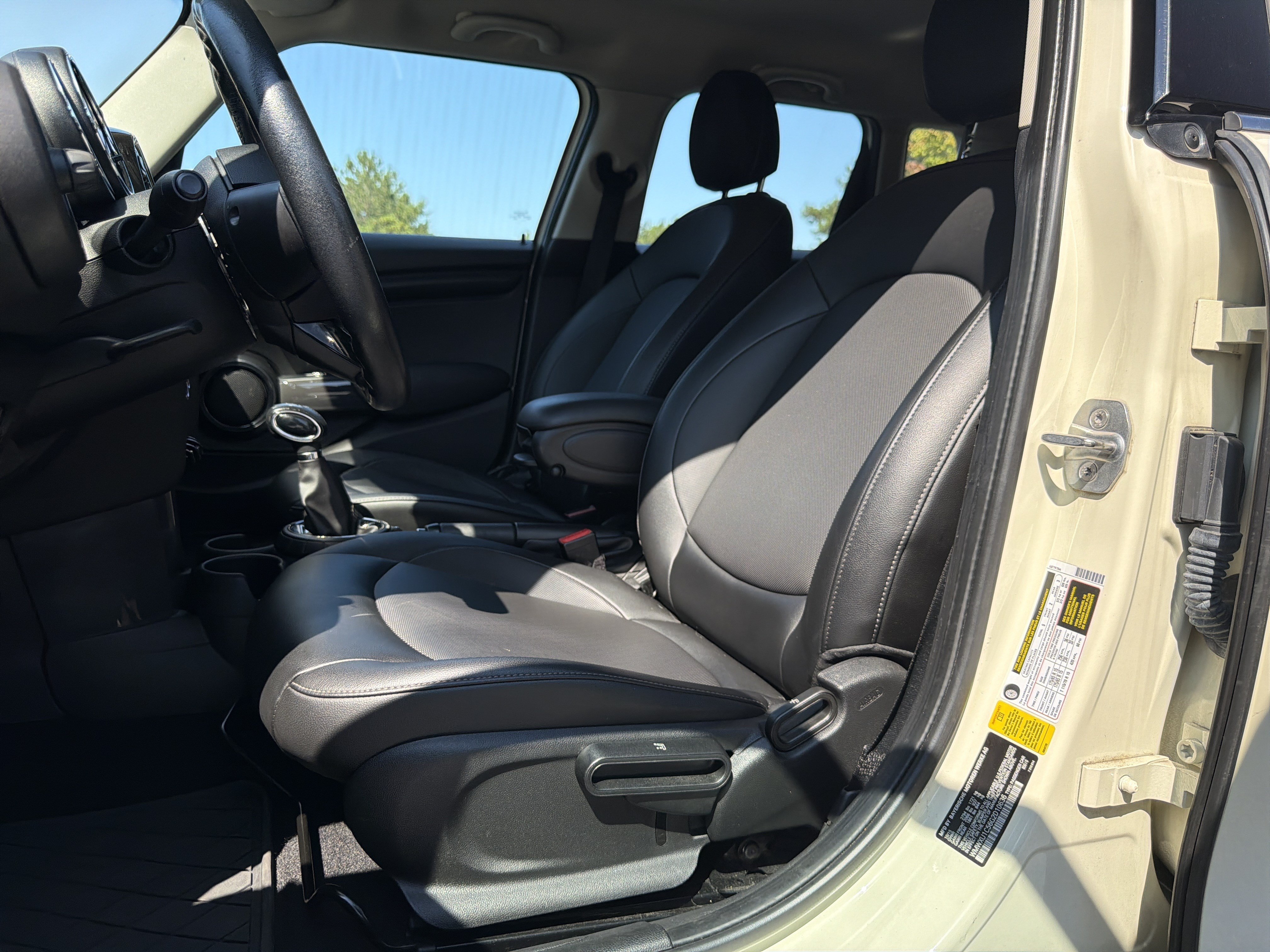 Used 2016 MINI Cooper 4-Door Hardtop FWD image 7