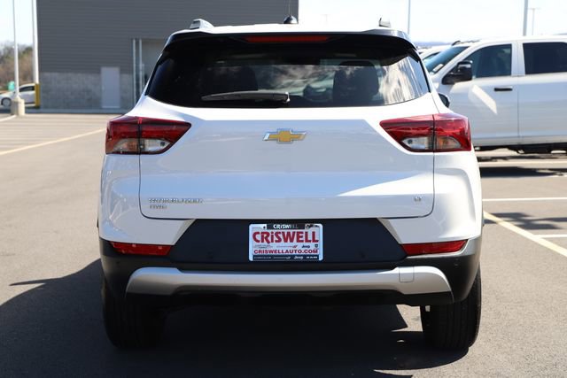 Used 2025 Chevrolet TrailBlazer LT w/ Driver Confidence Package image 4