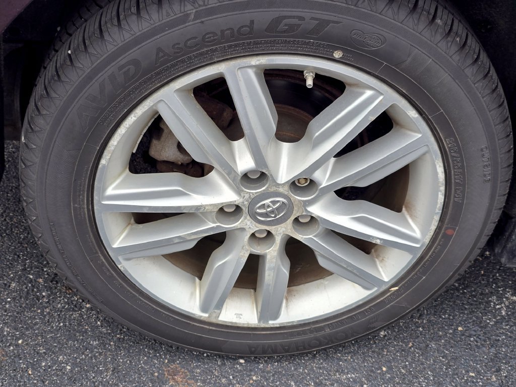 Used 2014 Toyota Avalon XLE FWD image 9