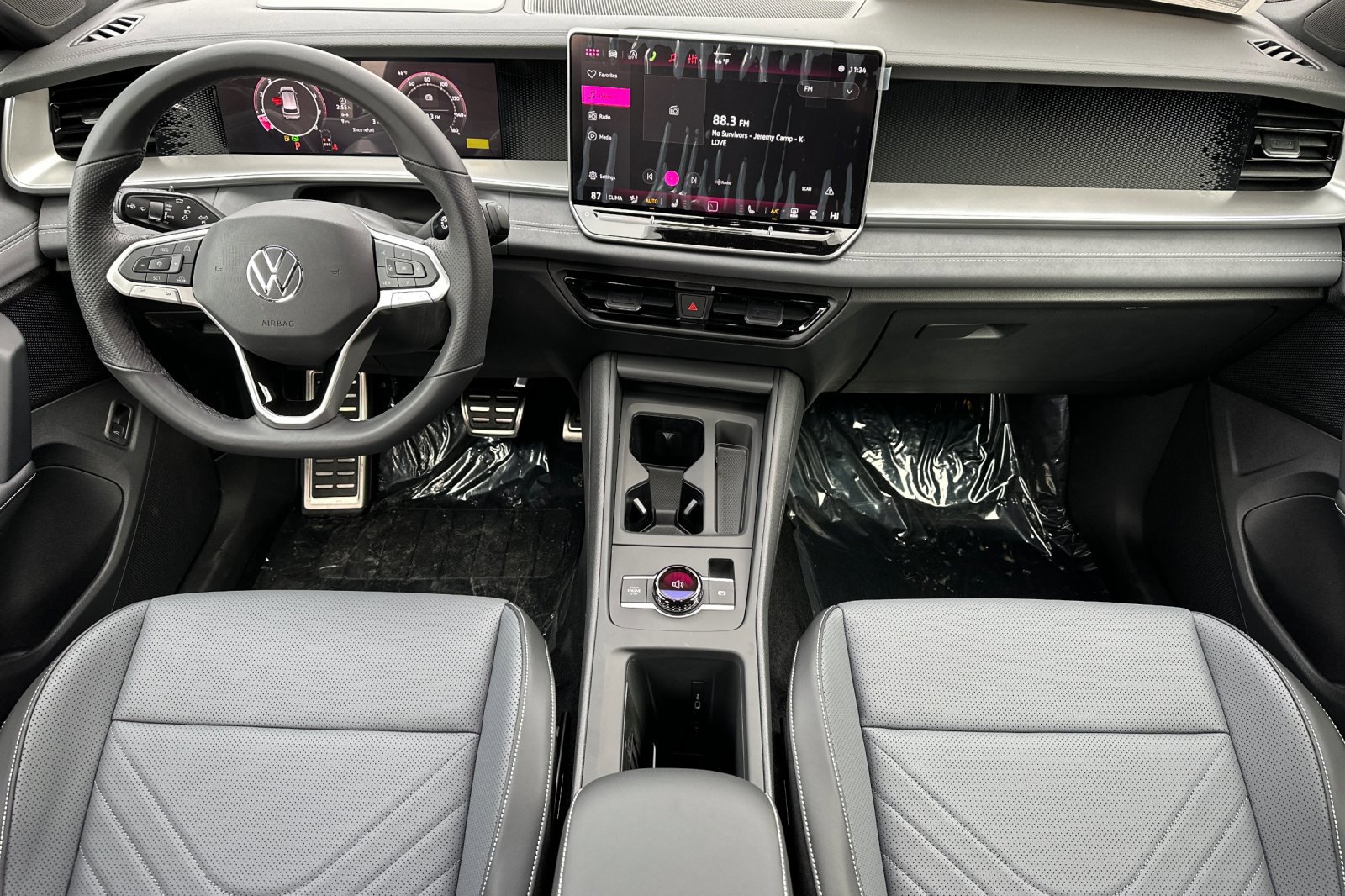 New 2026 Volkswagen Tiguan SE R-Line image 13