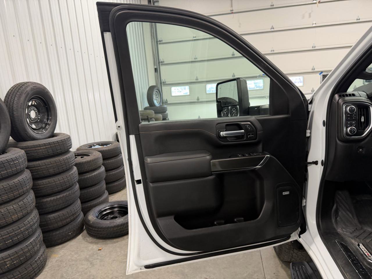 Used 2020 GMC Sierra 3500 AT4 w/ AT4 Premium Package AWD/4WD image 40