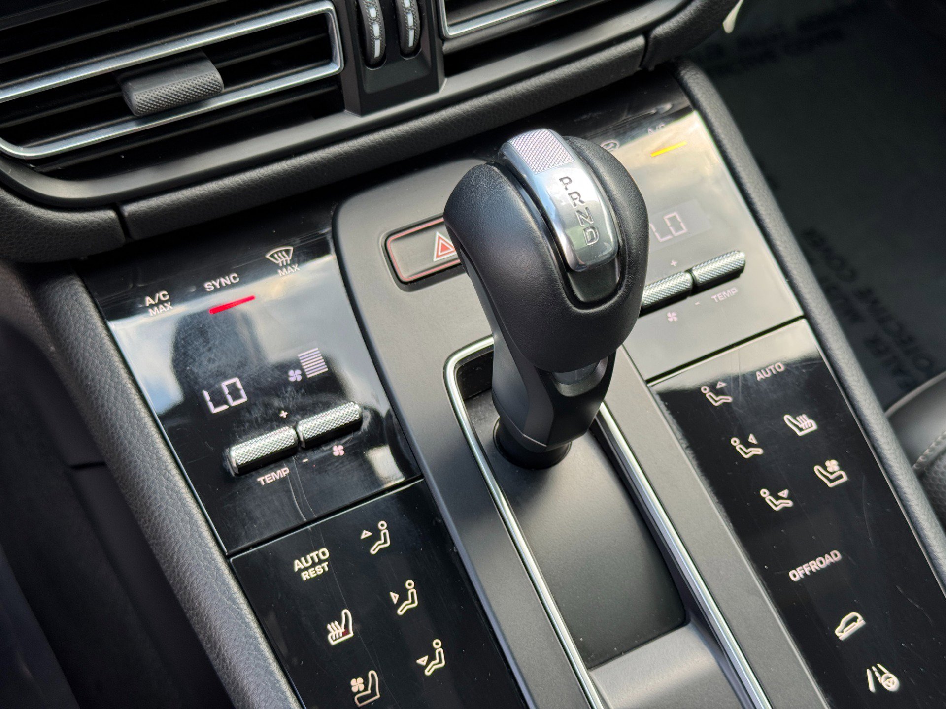 Used 2023 Porsche Macan image 39