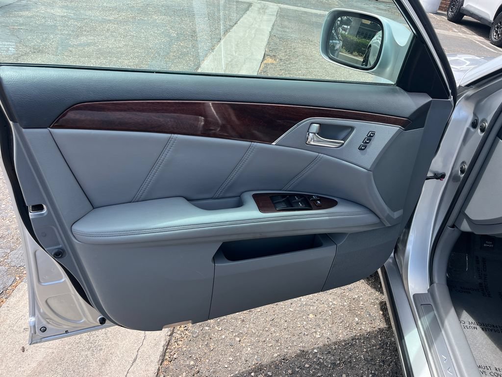 Used 2009 Toyota Avalon Limited FWD image 11