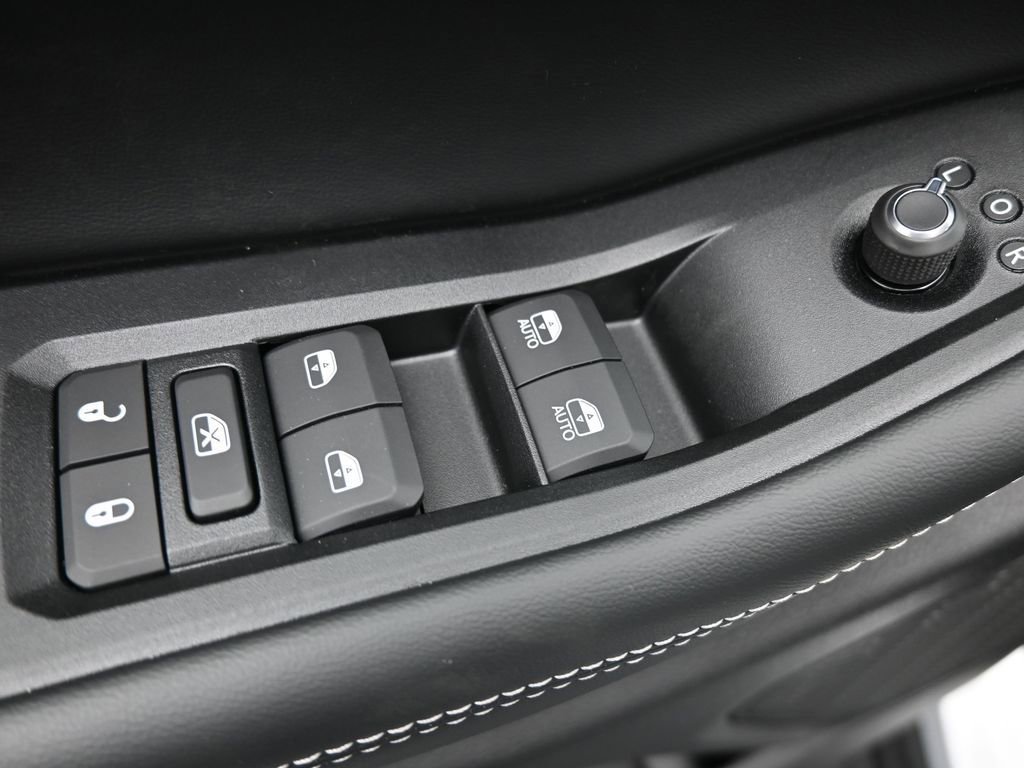New 2025 Jeep Grand Cherokee Altitude RWD image 13