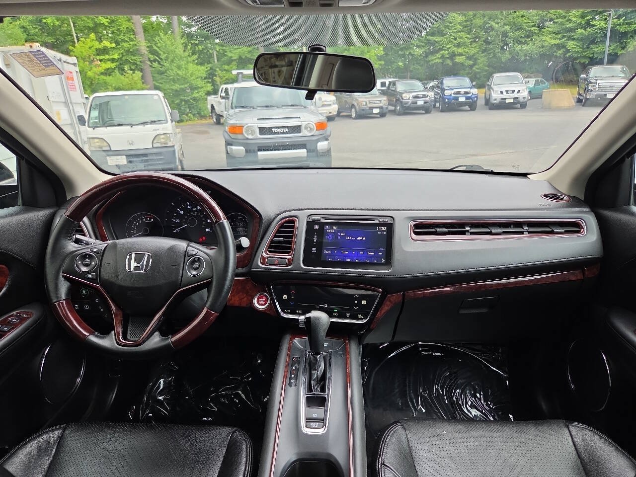 Used 2017 Honda HR-V EX image 14