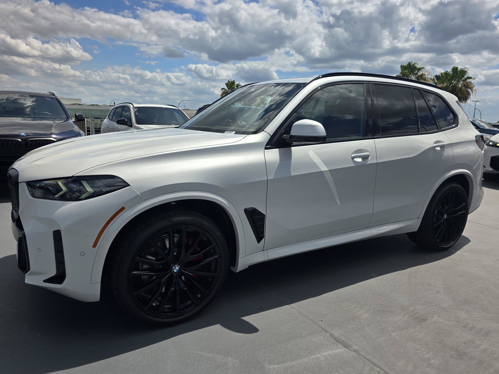 New 2026 BMW X5 xDrive40i w/ M Sport Package AWD/4WD image 8