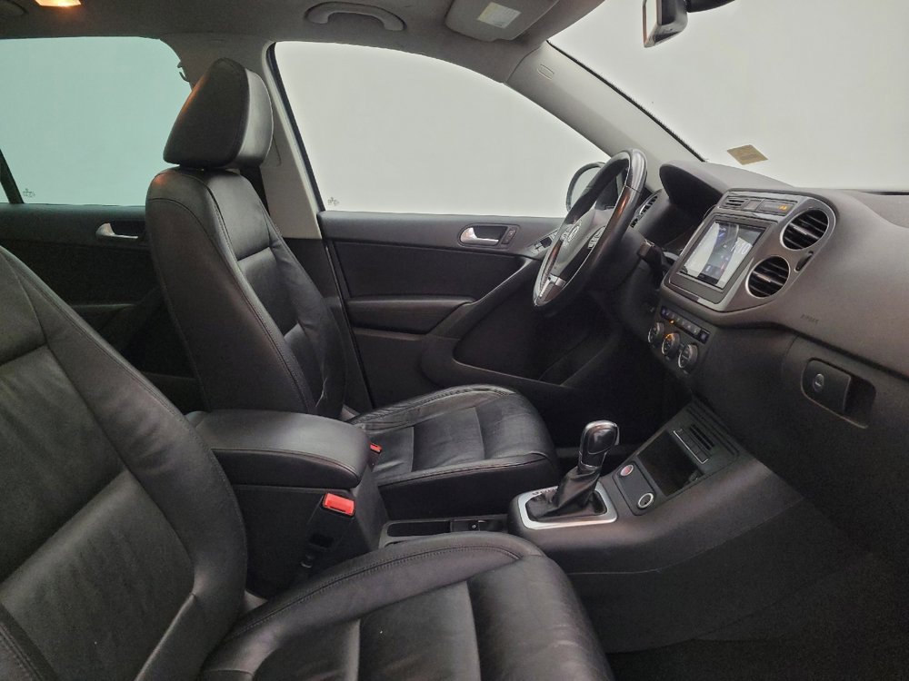Used 2017 Volkswagen Tiguan Sport image 21