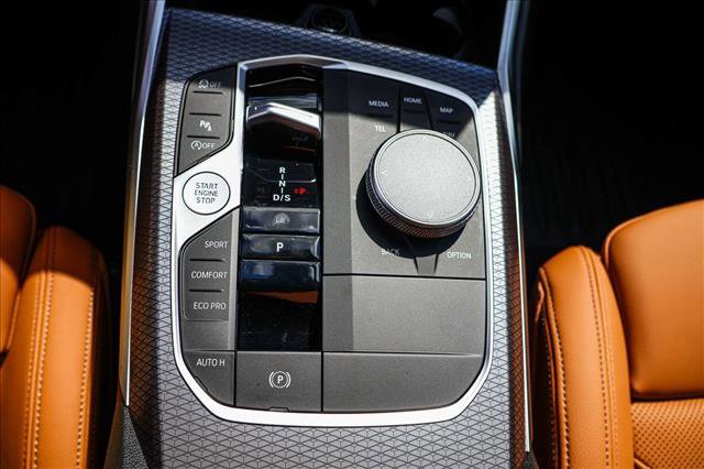 Certified 2025 BMW 330i xDrive Sedan w/ Convenience Package image 19