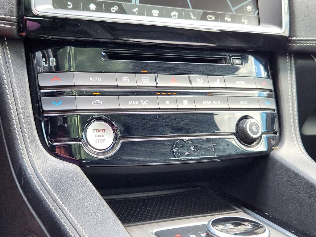 Used 2018 Jaguar F-PACE S AWD/4WD image 10