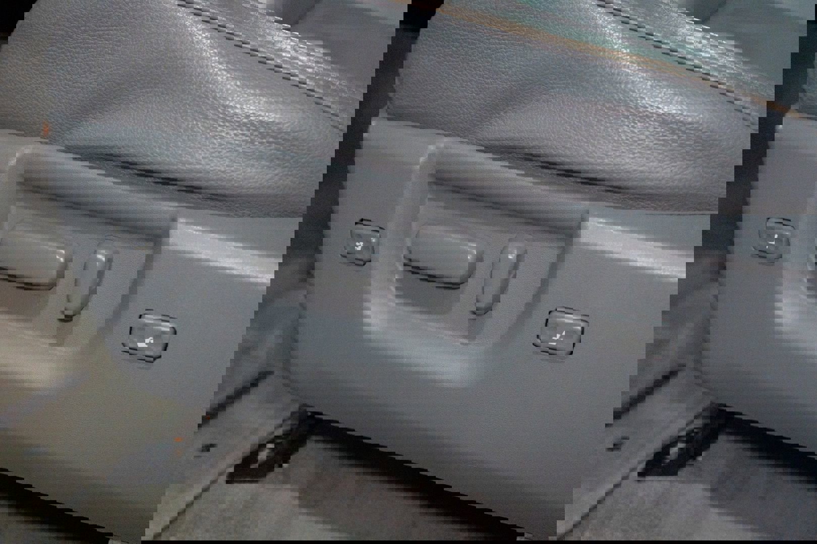 Used 2010 Toyota Sequoia Limited image 20