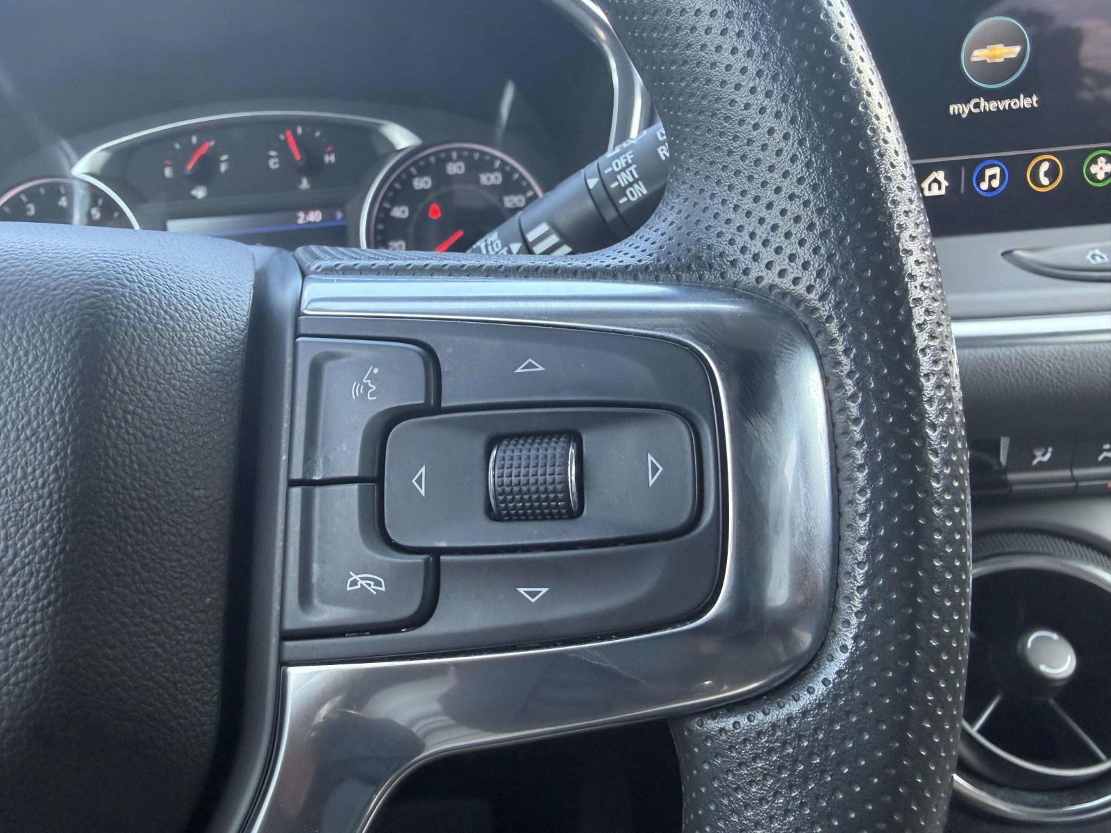 Used 2025 Chevrolet Blazer LT FWD image 8