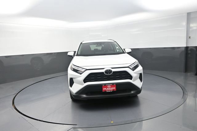 Used 2025 Toyota RAV4 XLE AWD/4WD image 25