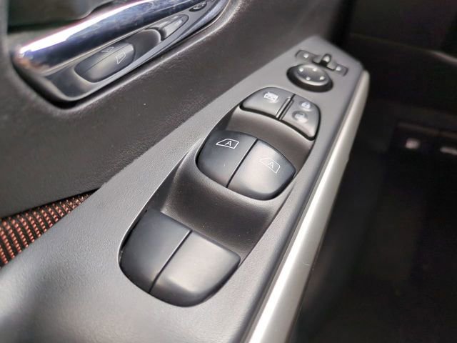 Used 2020 Nissan Kicks SR image 25