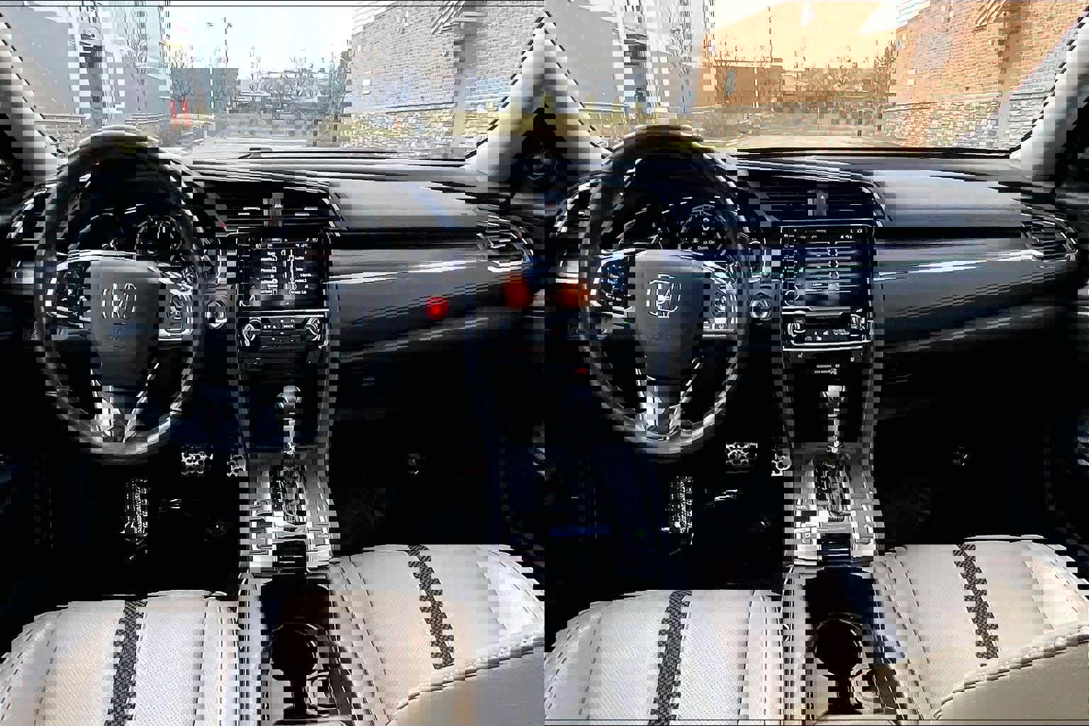 Used 2019 Honda Civic Touring image 14