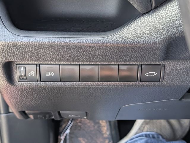 Used 2025 Toyota RAV4 XLE w/ Convenience Package FWD image 22