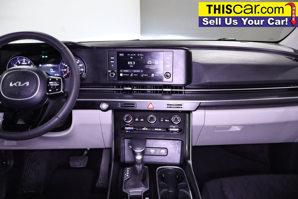 Used 2024 Kia Carnival LX FWD image 24
