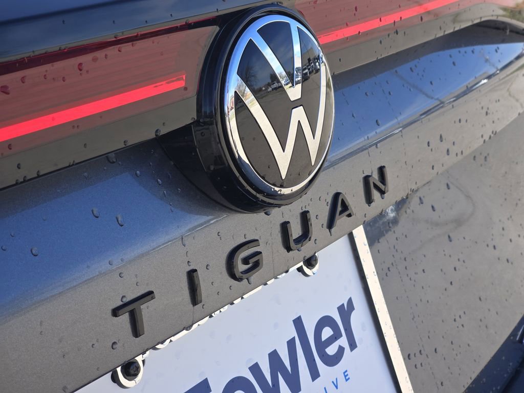 New 2026 Volkswagen Tiguan SE R-Line AWD/4WD image 7