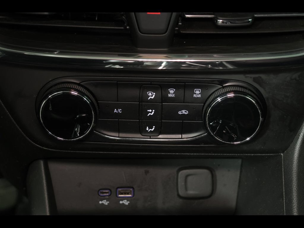 Used 2025 Buick Encore GX Preferred FWD image 24